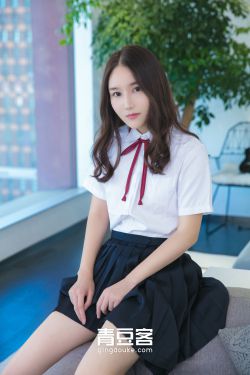 偷拍55位美女撒尿BBB毛洗澡